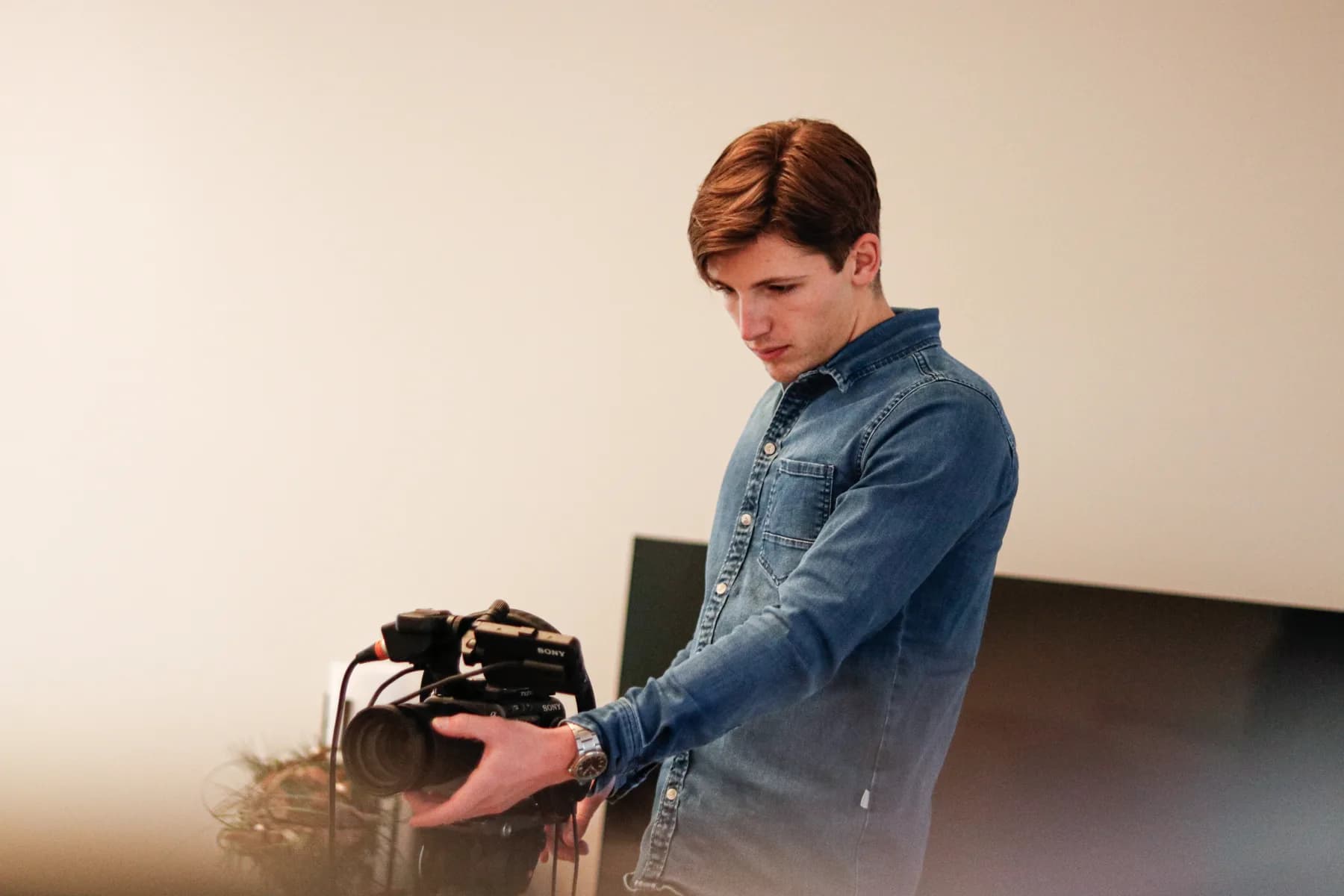 Camera-opstelling wordt voorbereid voor een scene